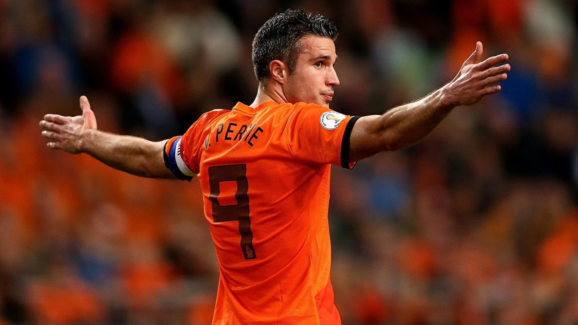 “马科斯·梅特罗的防守技术与速度，为美洲狮队提供全方位保障”