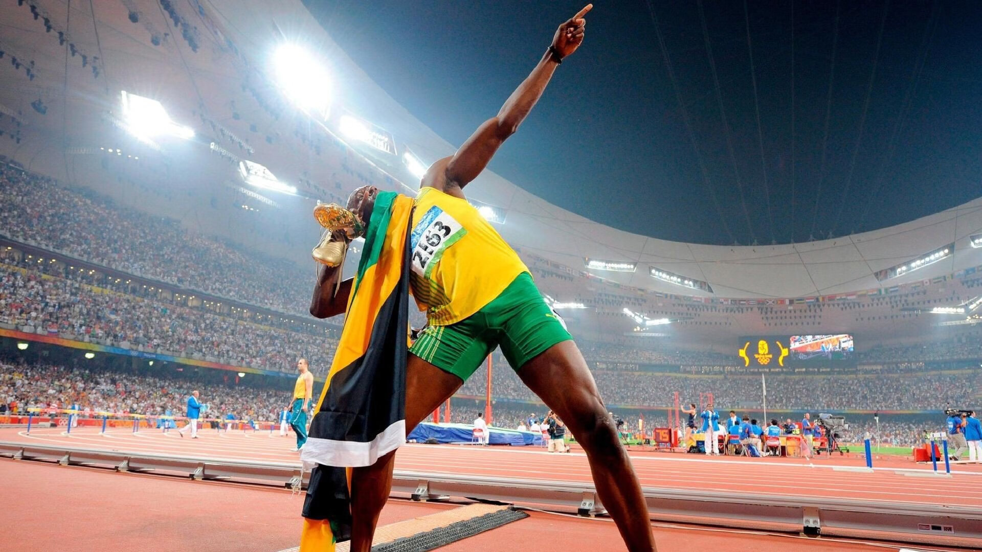 蝶泳项目吉尔吉斯斯坦新星崭露头角，吉尔吉斯斯坦美女旗手